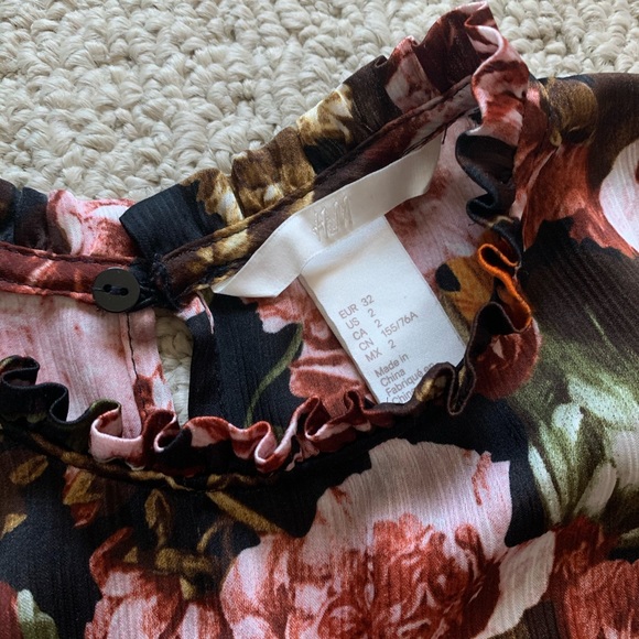 H&M Floral Ruffled Blouse - Picture 5 of 8